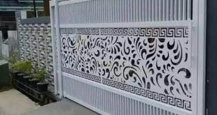 Pintu sorong besi cutting minimalis modern warna putih di Banda Aceh